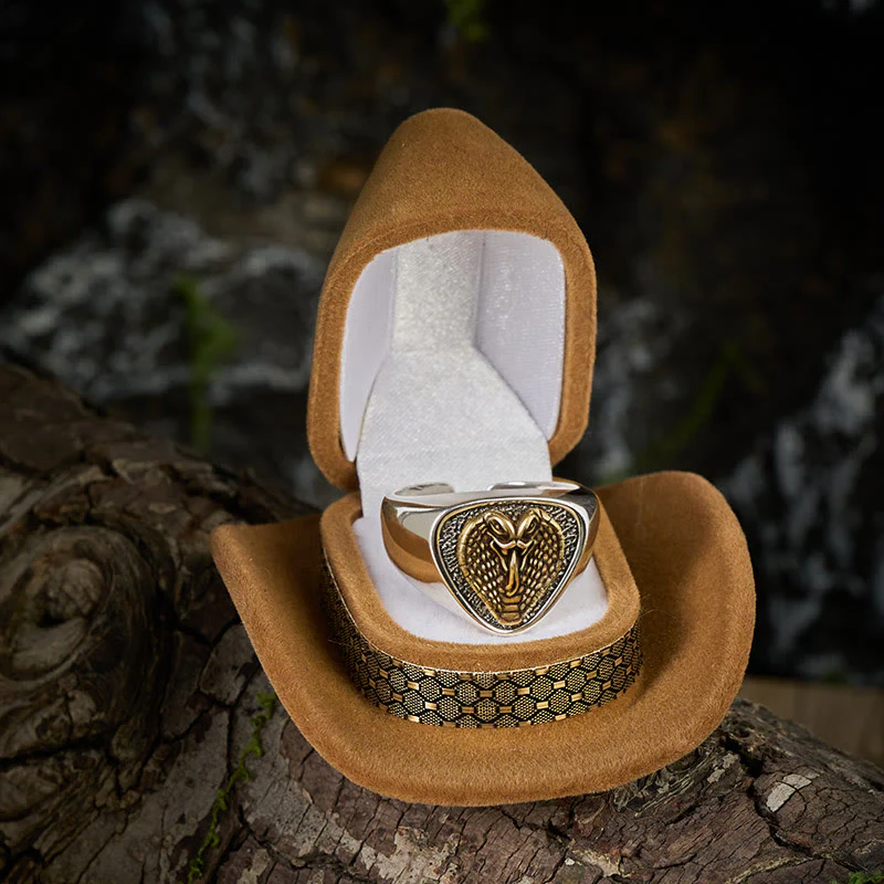Retro Western Style Fierce Snakehead Ring - Image 3