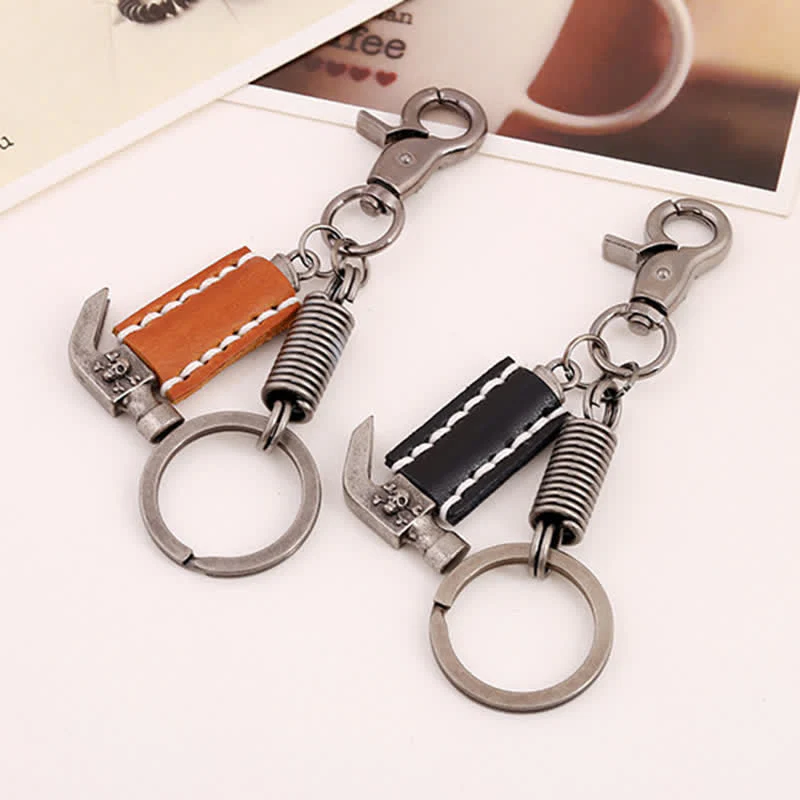 Street Style Hammer Carved Skull Leather Keychain - Image 3
