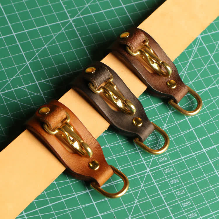 Trendy Brass Vintage Belt Loop Leather Keychain - Image 2