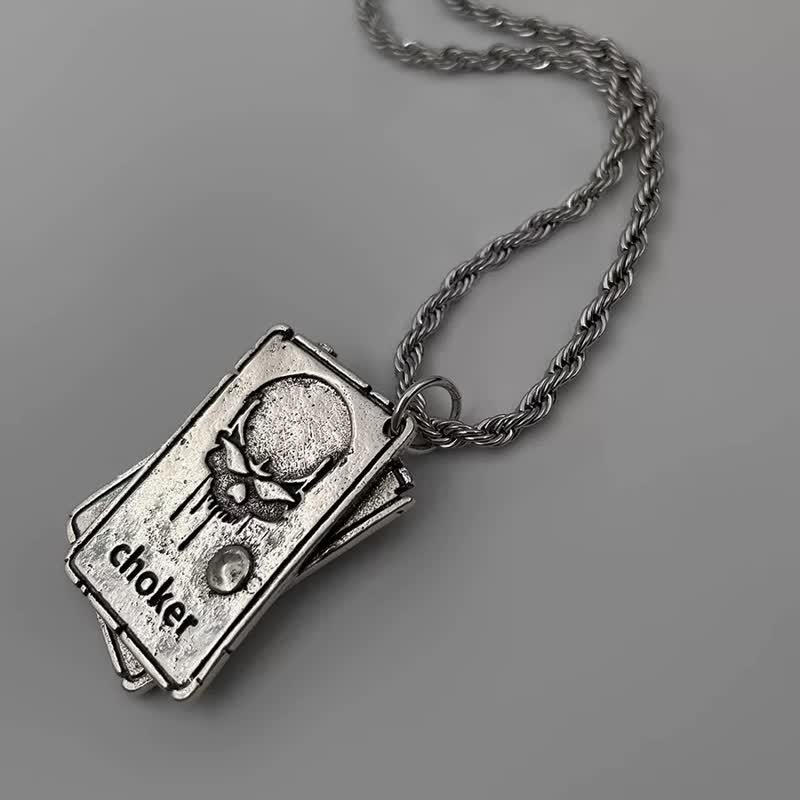 Unisex Hip Hop Style Poker Metal Necklace - Image 3