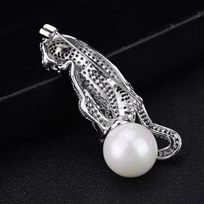 Unisex Leopard Shiny Zircon Faux Pearl Decoration Brooch - Image 3