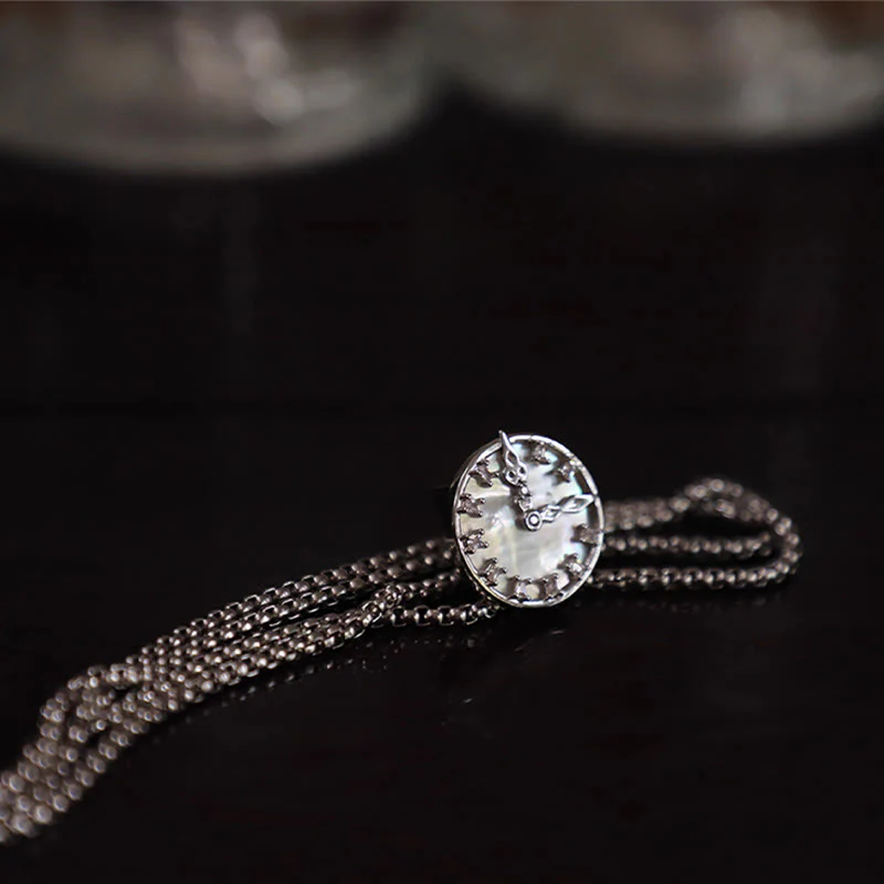 Unisex Vintage Silver Stationary Clock Design Bolo Tie - Image 3