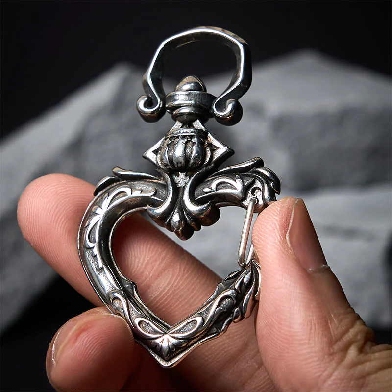 Vintage Rotatable Heart-shaped Polished Metal Keychain - Image 2