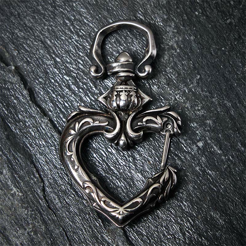 Vintage Rotatable Heart-shaped Polished Metal Keychain - Image 5