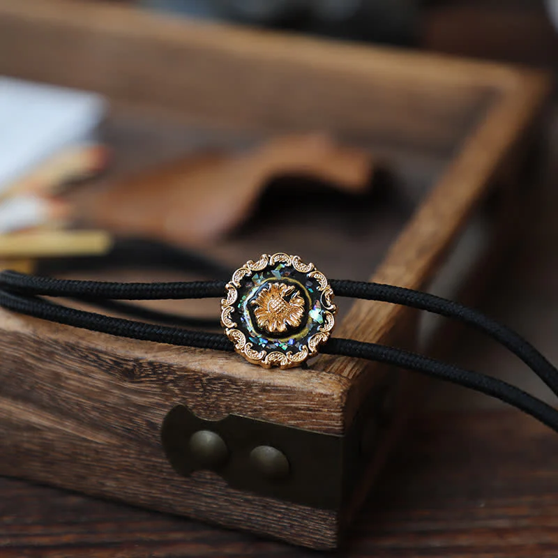 Vintage Style Gold Detailed Sunflower Bolo Tie - Image 6