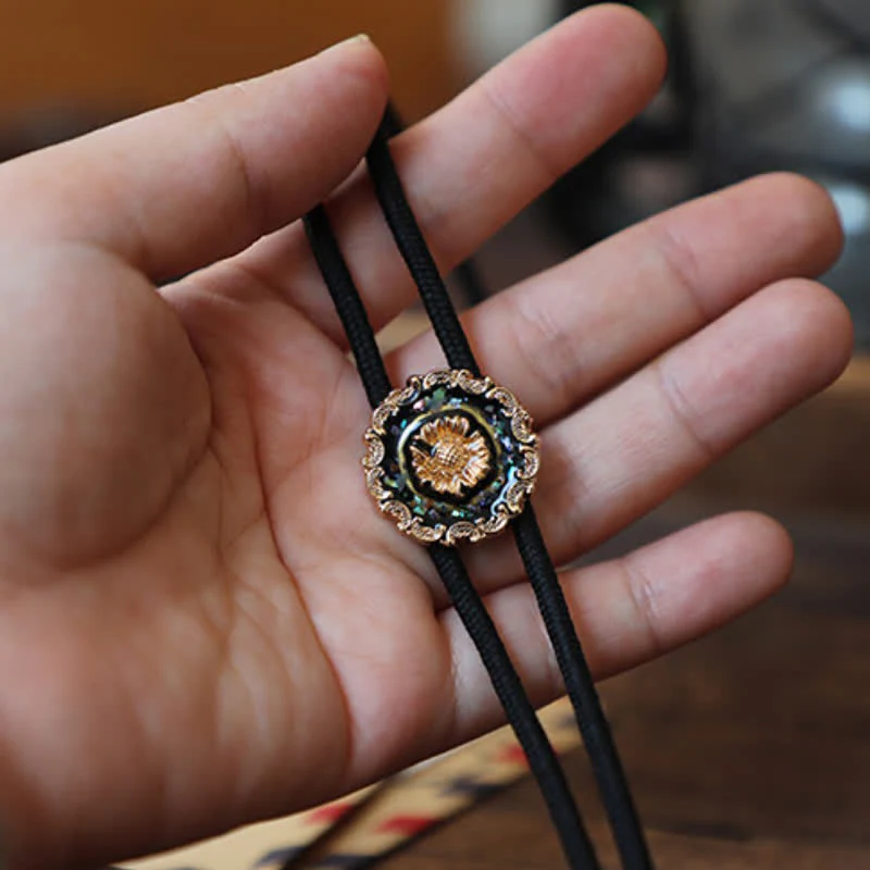Vintage Style Gold Detailed Sunflower Bolo Tie - Image 8