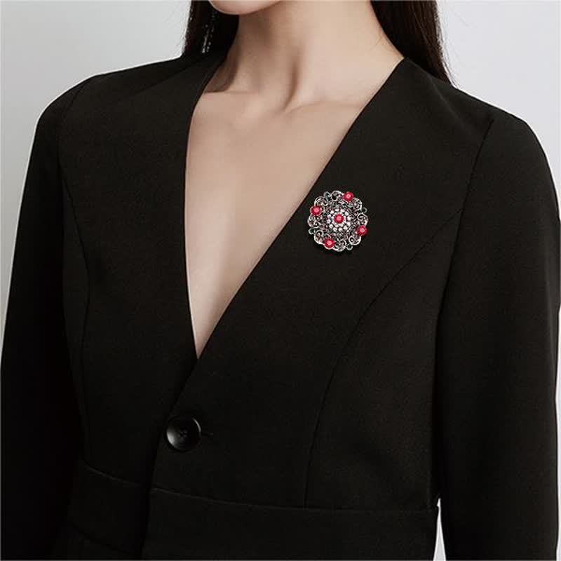 Women's Baroque Court Hollow Flower Brooch - Image 2