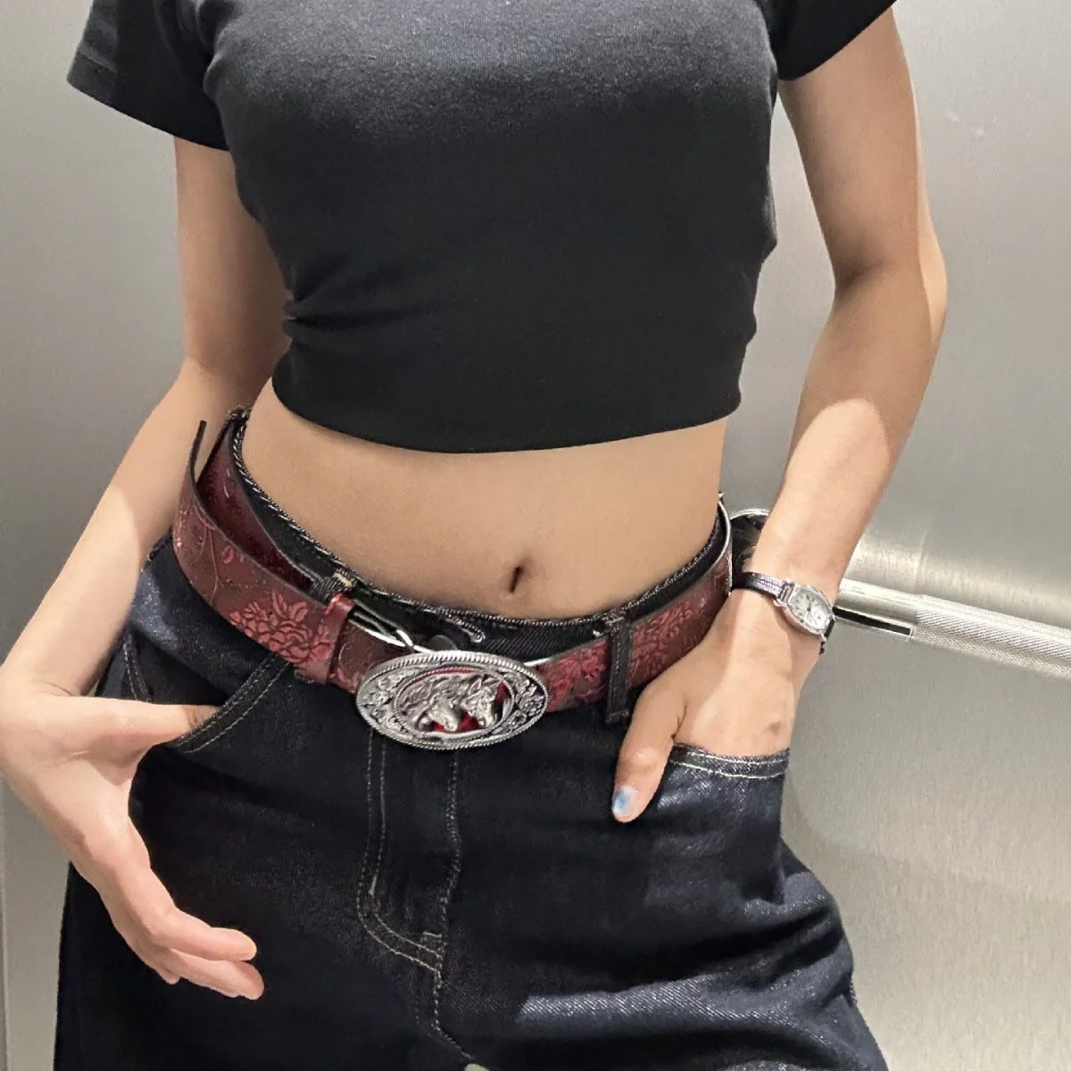Women's Black And Red Double Horsehead Buckle Floral Belt - Image 2