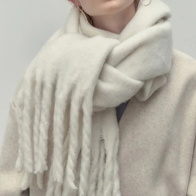 Women's Chunky Thickened Solid Color Soft Scarf - Image 4