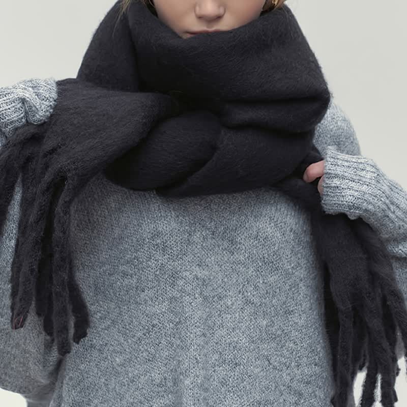 Women's Chunky Thickened Solid Color Soft Scarf - Image 7