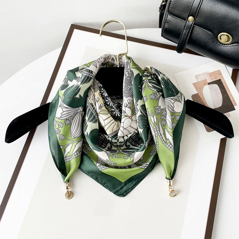 Women's Elegant Retro Art Print Lightweight Square Scarf - Image 11