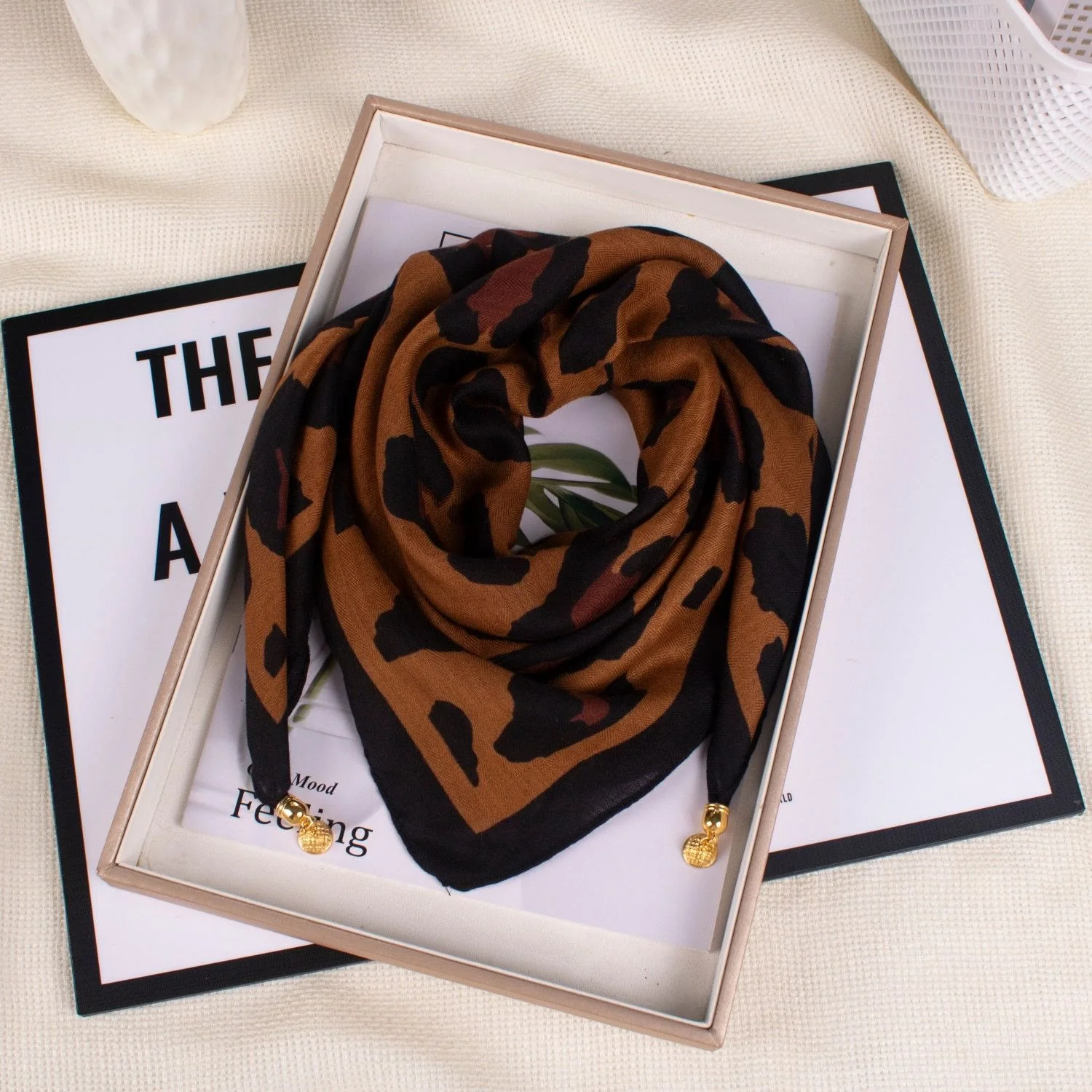 Women's Elegant Retro Rose Polka Dot Square Magnetic Cravat - Image 60