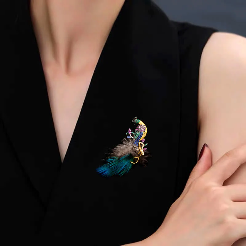 Women's Exquisite Bling Rhinestones Peacock Feather Brooch - Image 2