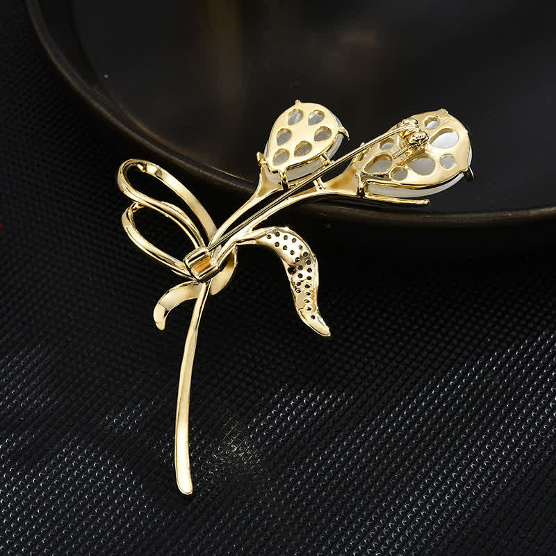 Women's Exquisite Tulip Pearl Brooch - Image 3