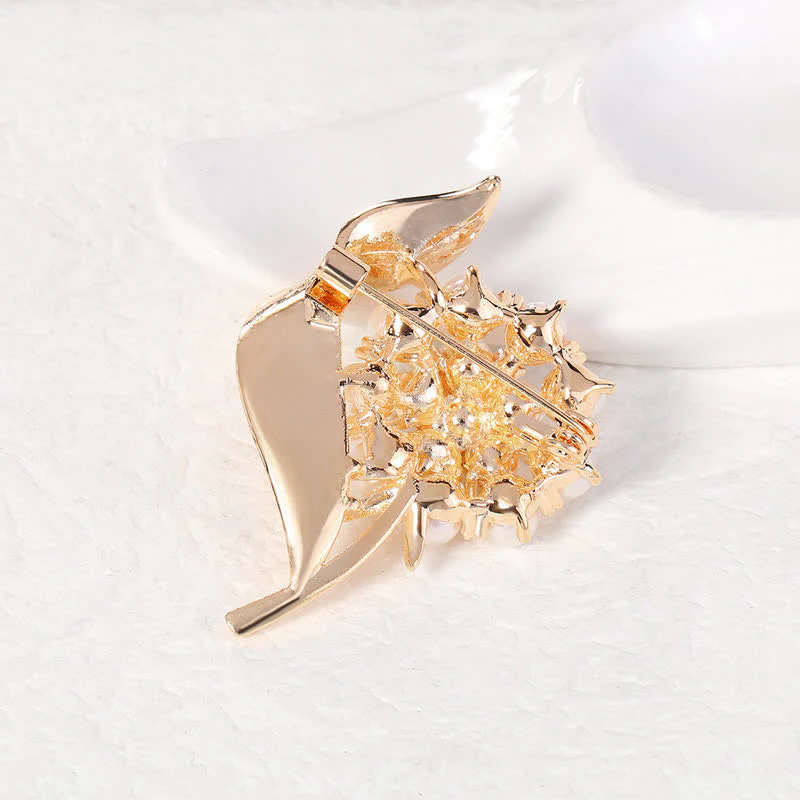 Women's Fresh Flower Pearl Brooch - Image 5