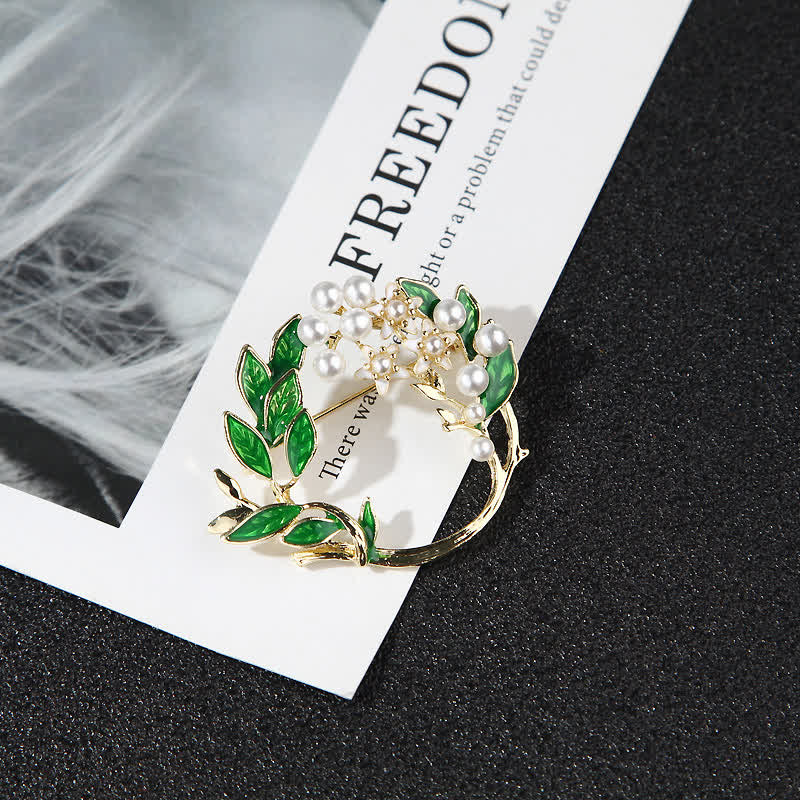 Women's Gardenia Blossom Wreath Brooch - Image 5