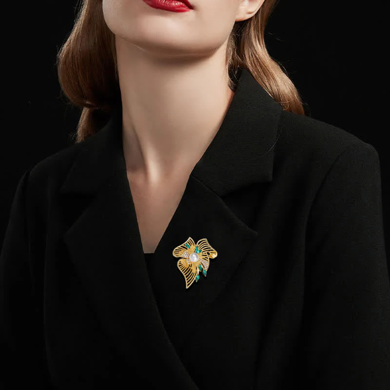 Women's Gold Hollow Leaf Pearl Rhinestone Brooch - Image 2
