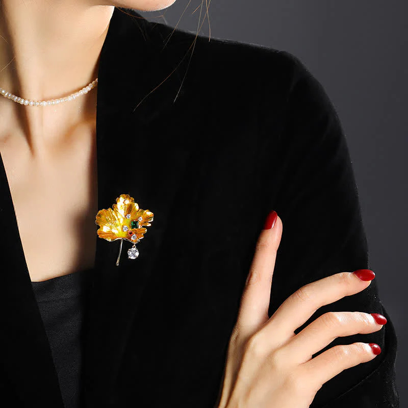 Women's Gold Maple Leaf Brooch - Image 2