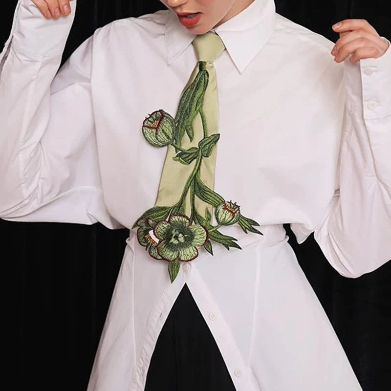 Women's Green Botanical Embroidered Zipper Necktie - Image 5