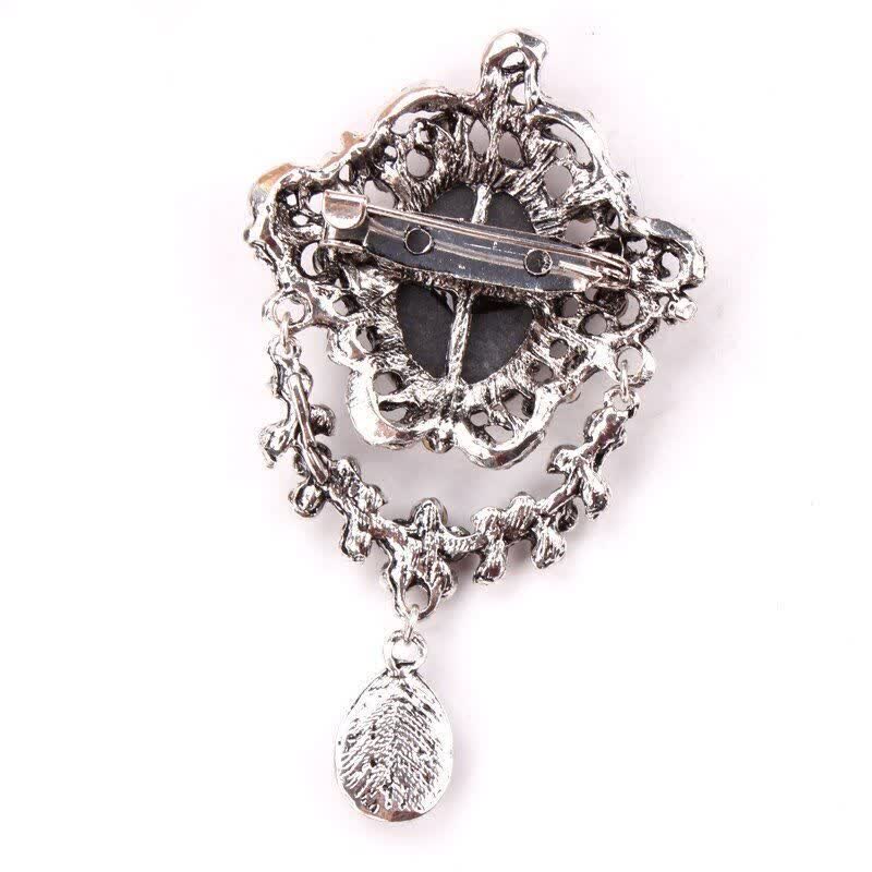 Women's Maiden Cameo Teardrop Brooch - Image 7