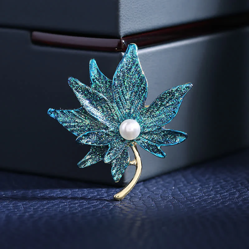 Women's Maple Leaf Pearl Brooch - Image 6