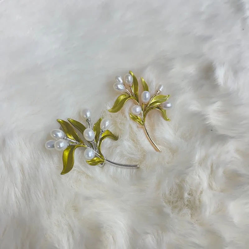 Women's Natural Pearl Olive Branch Brooch - Image 6