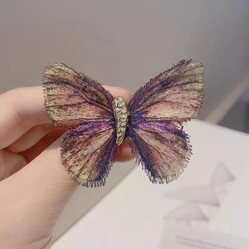 Women's Retro Butterfly Gradient Color Embroidered Brooch - Image 9