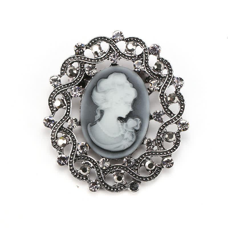 Women's Retro Century Queen's Cameo Brooch - Image 4