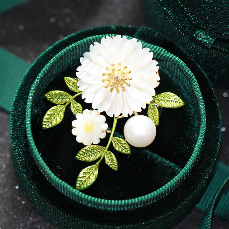 Women's Romantic Daisy Shell Pearl Brooch - Image 3