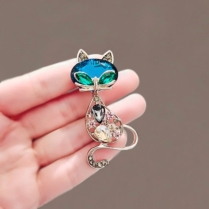 Women's Teal Eyes Fox Brooch - Image 5